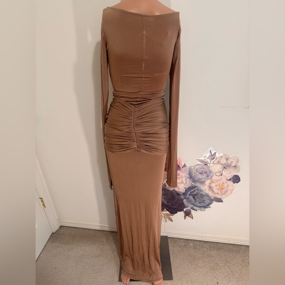 Helsa Josephine Dress in Truffle brown long sleeve bodycon ruched maxi jersey - Picture 6 of 9